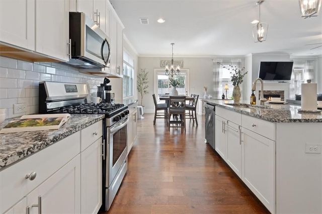 206 White Cloud Run, Canton, GA 30114