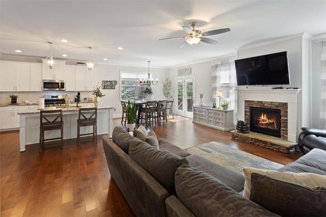 206 White Cloud Run, Canton, GA 30114