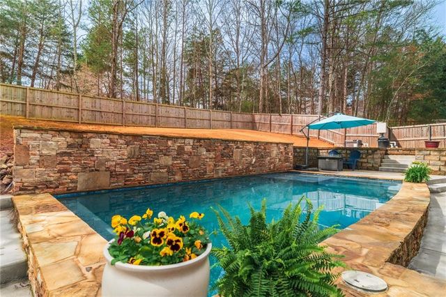 206 White Cloud Run, Canton, GA 30114