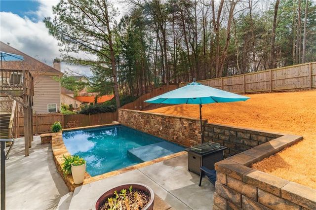 206 White Cloud Run, Canton, GA 30114