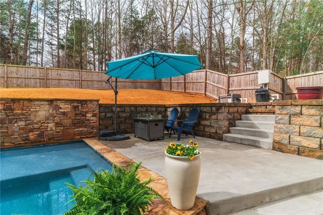 206 White Cloud Run, Canton, GA 30114