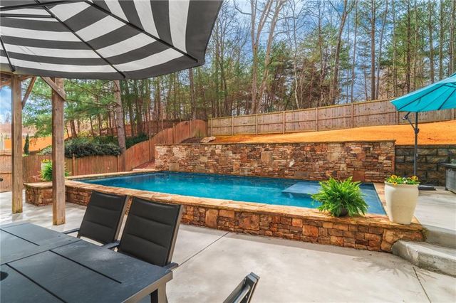 206 White Cloud Run, Canton, GA 30114