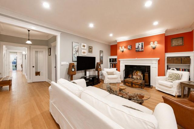 4428 N Malden Street 3N, Chicago, IL 60640
