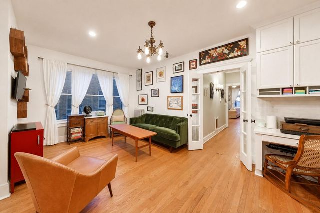 4428 N Malden Street 3N, Chicago, IL 60640