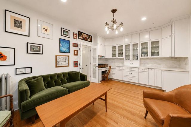 4428 N Malden Street 3N, Chicago, IL 60640