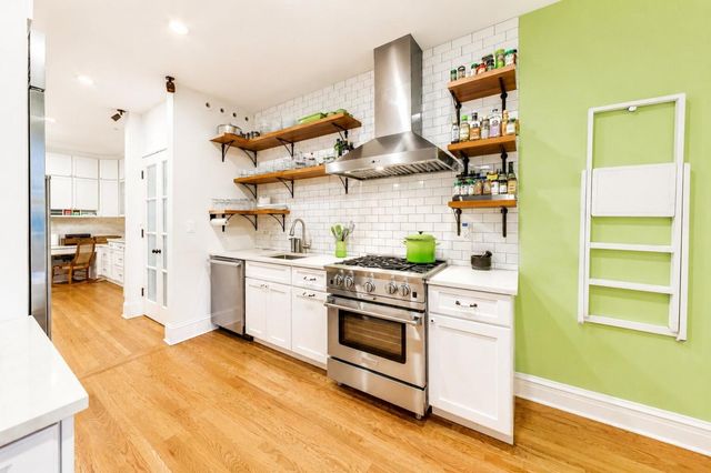 4428 N Malden Street 3N, Chicago, IL 60640