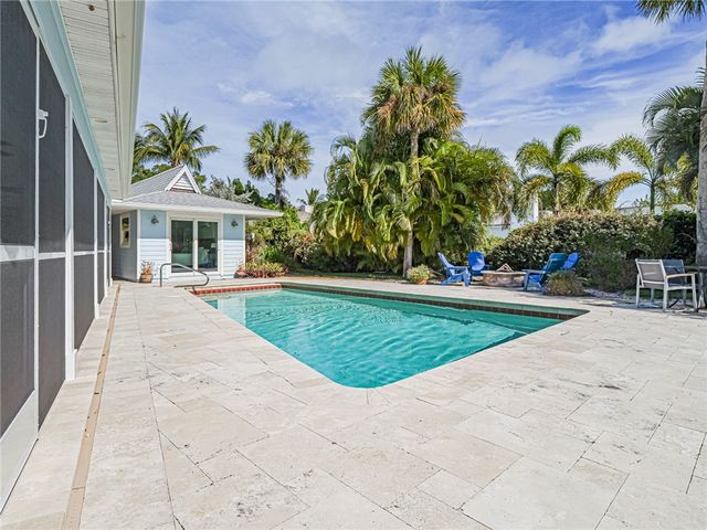 856 Norfolk Pine Lane, Vero Beach, FL 32963