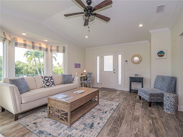 856 Norfolk Pine Lane, Vero Beach, FL 32963