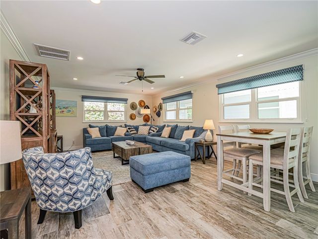 856 Norfolk Pine Lane, Vero Beach, FL 32963