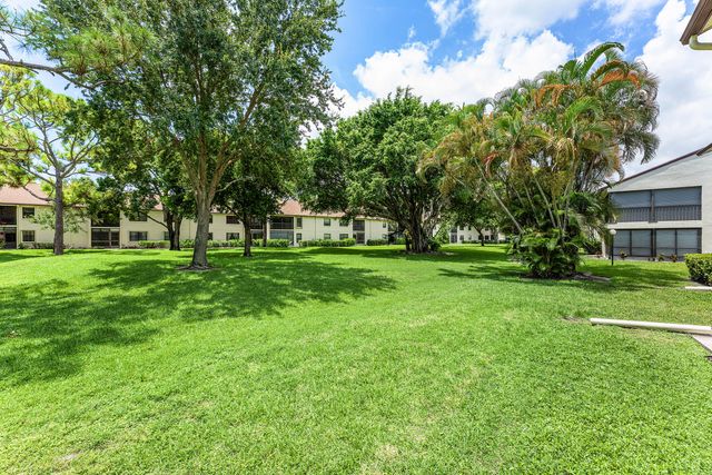 3349 Lucerne Park Drive, Greenacres, FL 33467