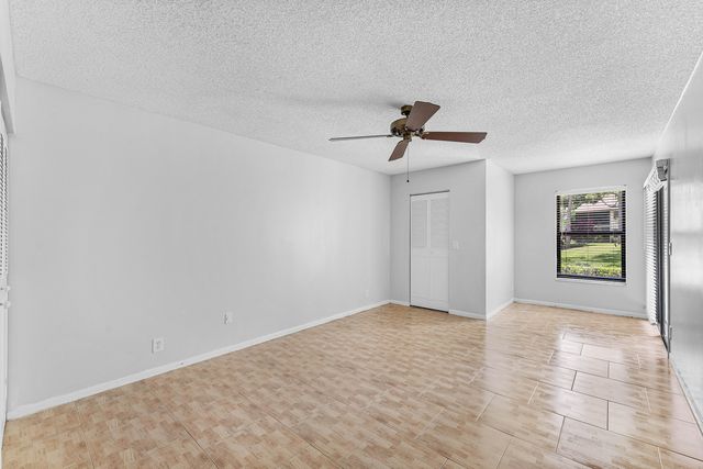 3349 Lucerne Park Drive, Greenacres, FL 33467