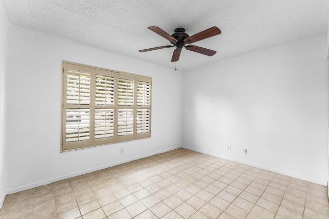 3349 Lucerne Park Drive, Greenacres, FL 33467