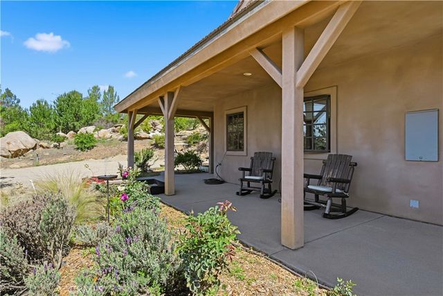 23315 Old Wagon Road, Escondido, CA 92027