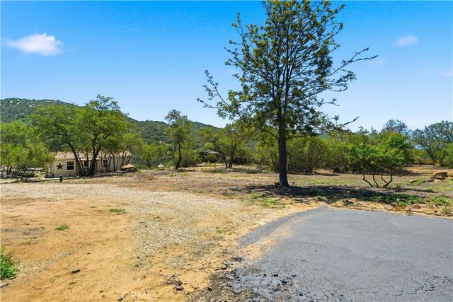 23315 Old Wagon Road, Escondido, CA 92027