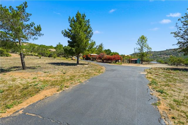 23315 Old Wagon Road, Escondido, CA 92027