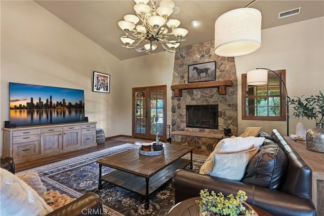23315 Old Wagon Road, Escondido, CA 92027
