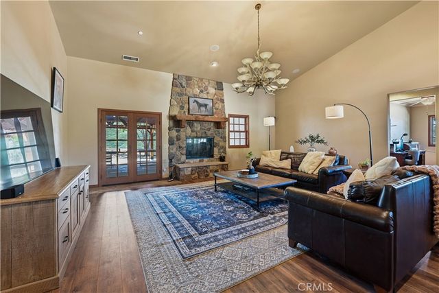 23315 Old Wagon Road, Escondido, CA 92027