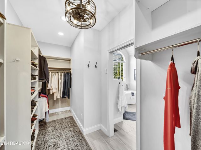 2326 Covered Bridge Blvd, Knoxville, TN 37932