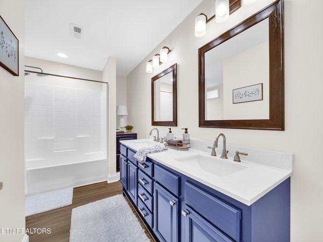 2326 Covered Bridge Blvd, Knoxville, TN 37932