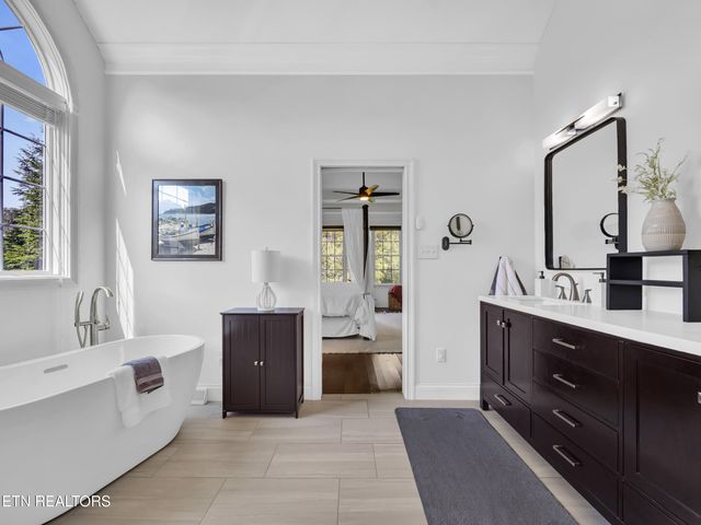 2326 Covered Bridge Blvd, Knoxville, TN 37932