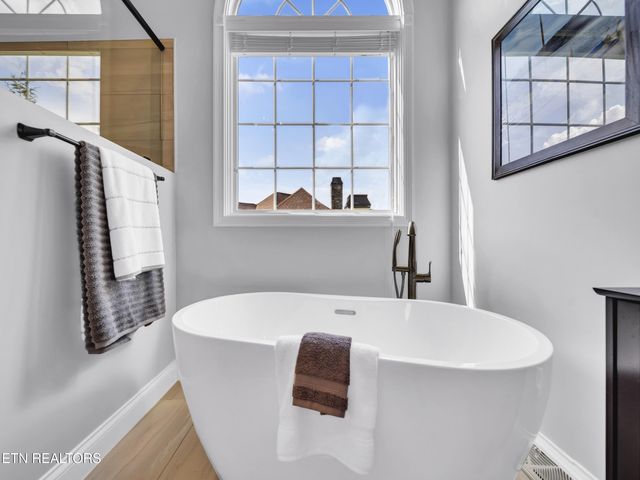 2326 Covered Bridge Blvd, Knoxville, TN 37932