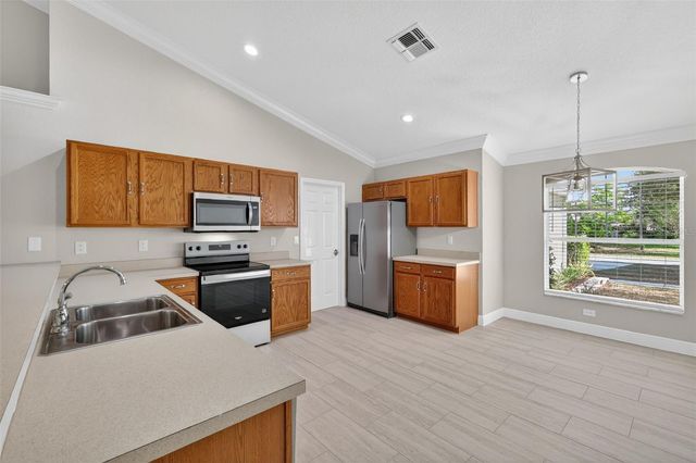 2294 KNOLLWOOD DRIVE, Leesburg, FL 34748