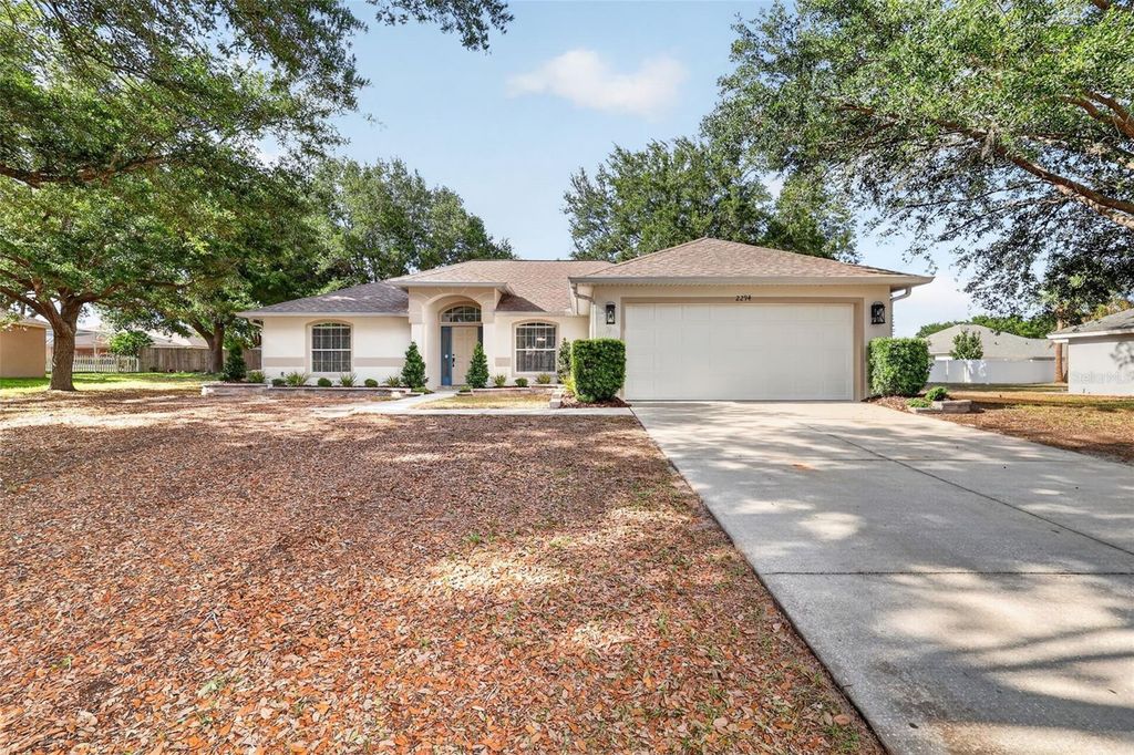 2294 KNOLLWOOD DRIVE, Leesburg, FL 34748