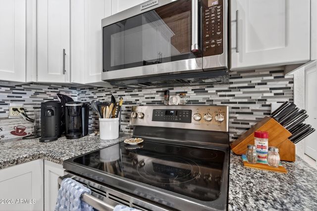 6968 W CALAVAR Road, Peoria, AZ 85381