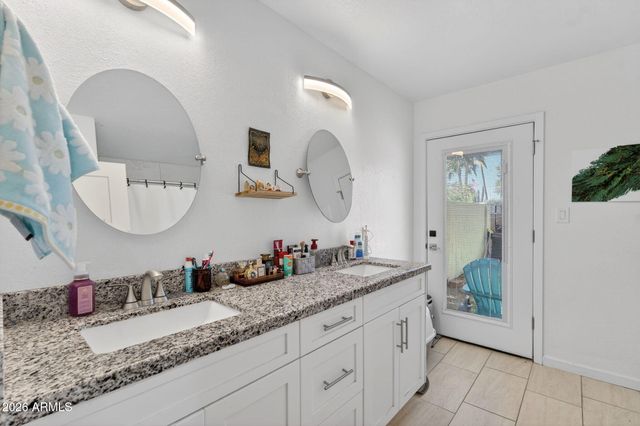 6968 W CALAVAR Road, Peoria, AZ 85381