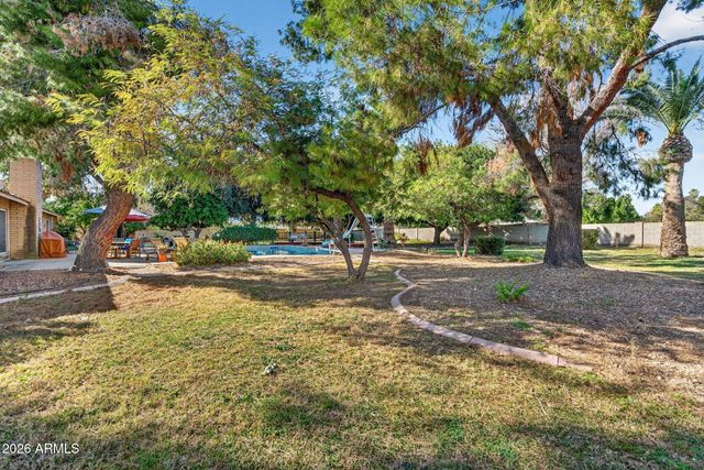 6968 W CALAVAR Road, Peoria, AZ 85381