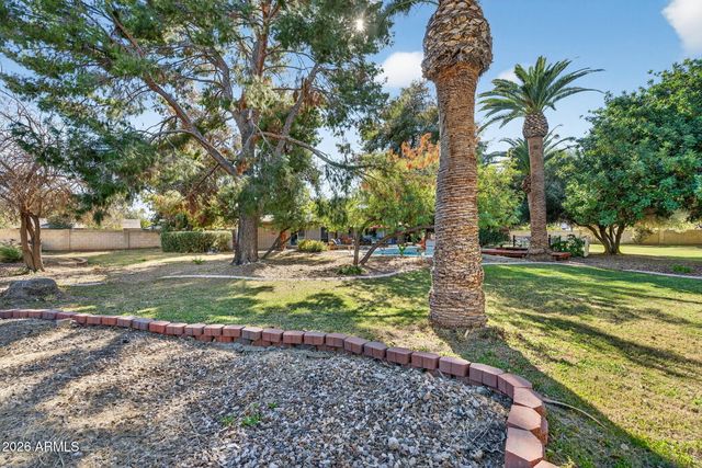 6968 W CALAVAR Road, Peoria, AZ 85381