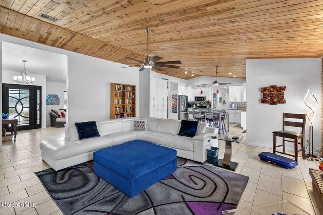 6968 W CALAVAR Road, Peoria, AZ 85381