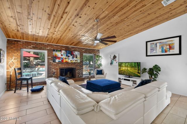 6968 W CALAVAR Road, Peoria, AZ 85381