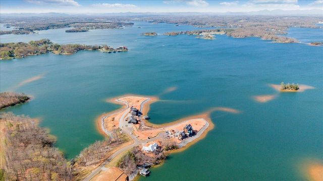 118 Lakeport CIR, Penhook, VA 24137