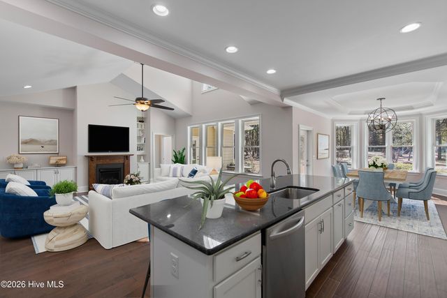 379 Lockwood Lane SW, Supply, NC 28462