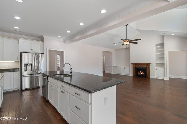 379 Lockwood Lane SW, Supply, NC 28462