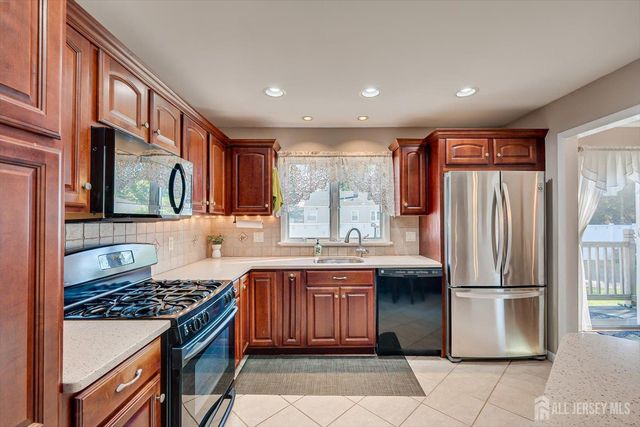 77 Wooding Avenue, Edison, NJ 08817