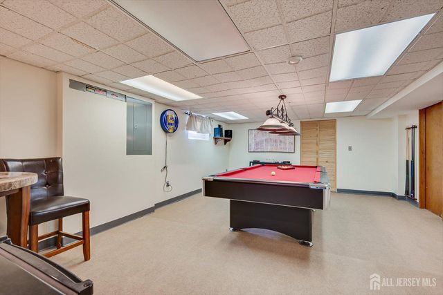 77 Wooding Avenue, Edison, NJ 08817