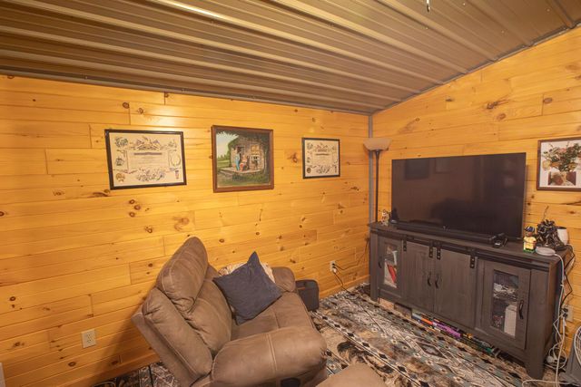 15 Harlan Road, Faubush, KY 42544