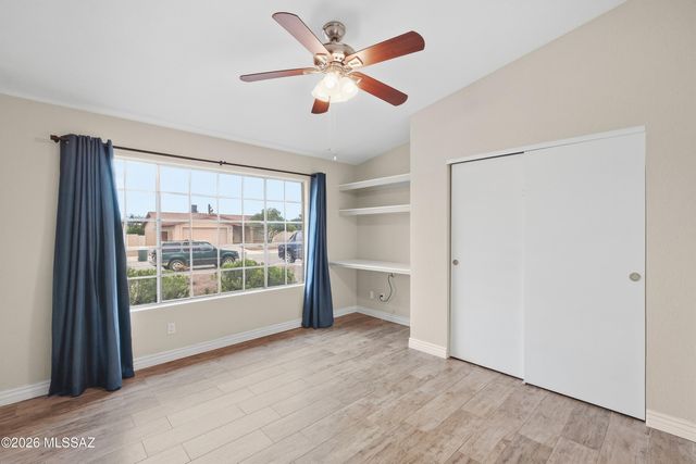 1574 W Highsmith Drive, Tucson, AZ 85746