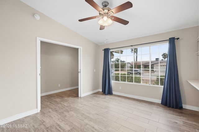 1574 W Highsmith Drive, Tucson, AZ 85746