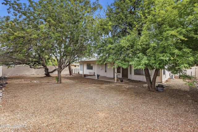 1574 W Highsmith Drive, Tucson, AZ 85746