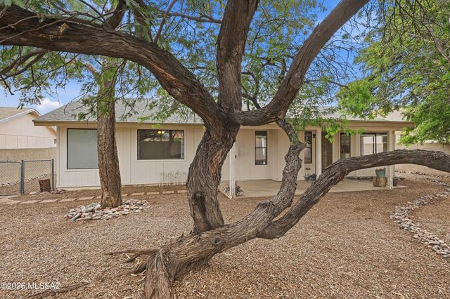 1574 W Highsmith Drive, Tucson, AZ 85746