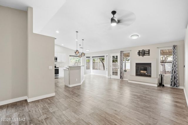 1574 W Highsmith Drive, Tucson, AZ 85746