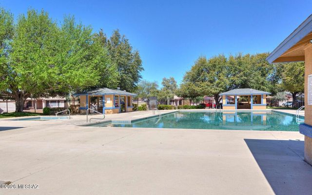 1574 W Highsmith Drive, Tucson, AZ 85746