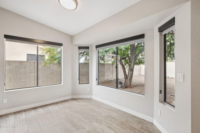 1574 W Highsmith Drive, Tucson, AZ 85746