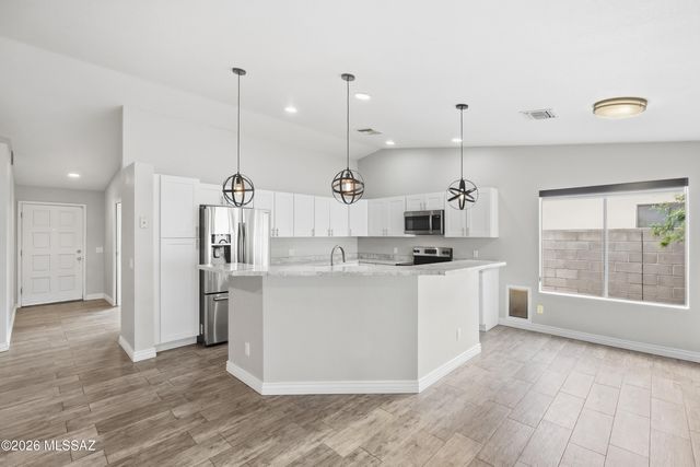 1574 W Highsmith Drive, Tucson, AZ 85746