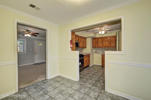 718 Glengarry Dr, Louisville, KY 40118