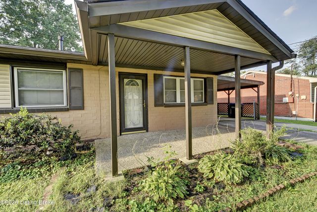 718 Glengarry Dr, Louisville, KY 40118