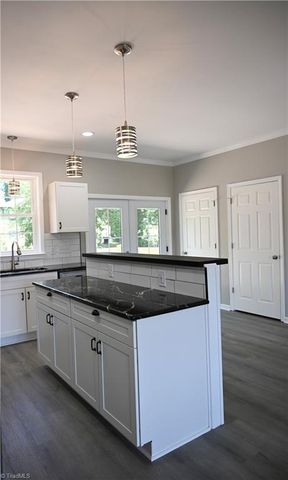 129 E Oakdale Street, Mount Airy, NC 27030